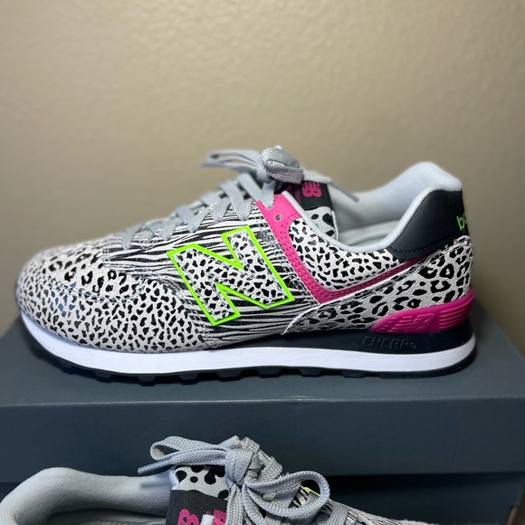 New Balance 574 Animal Cheetah Print  Green Pink WL574ANA Women’s 11 Mens 9.5 - Picture 2 of 10